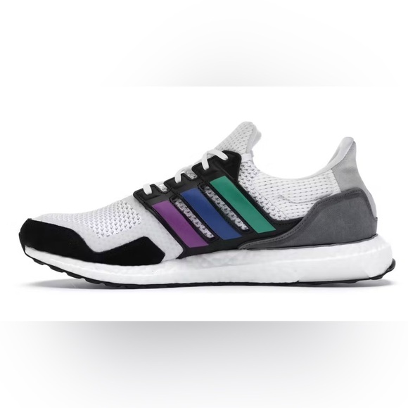 SOLD❗️Adidas’ love unites ultra boosts (2020) 🏳️‍🌈 - Picture 2 of 8